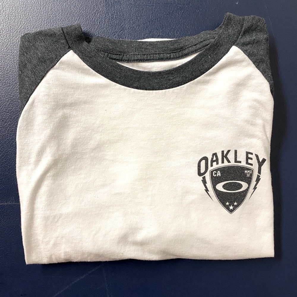 Barely Worn Oakley 3/4 Sleeve Tee